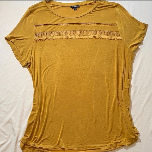 Yellow T - Picture 3 of 3